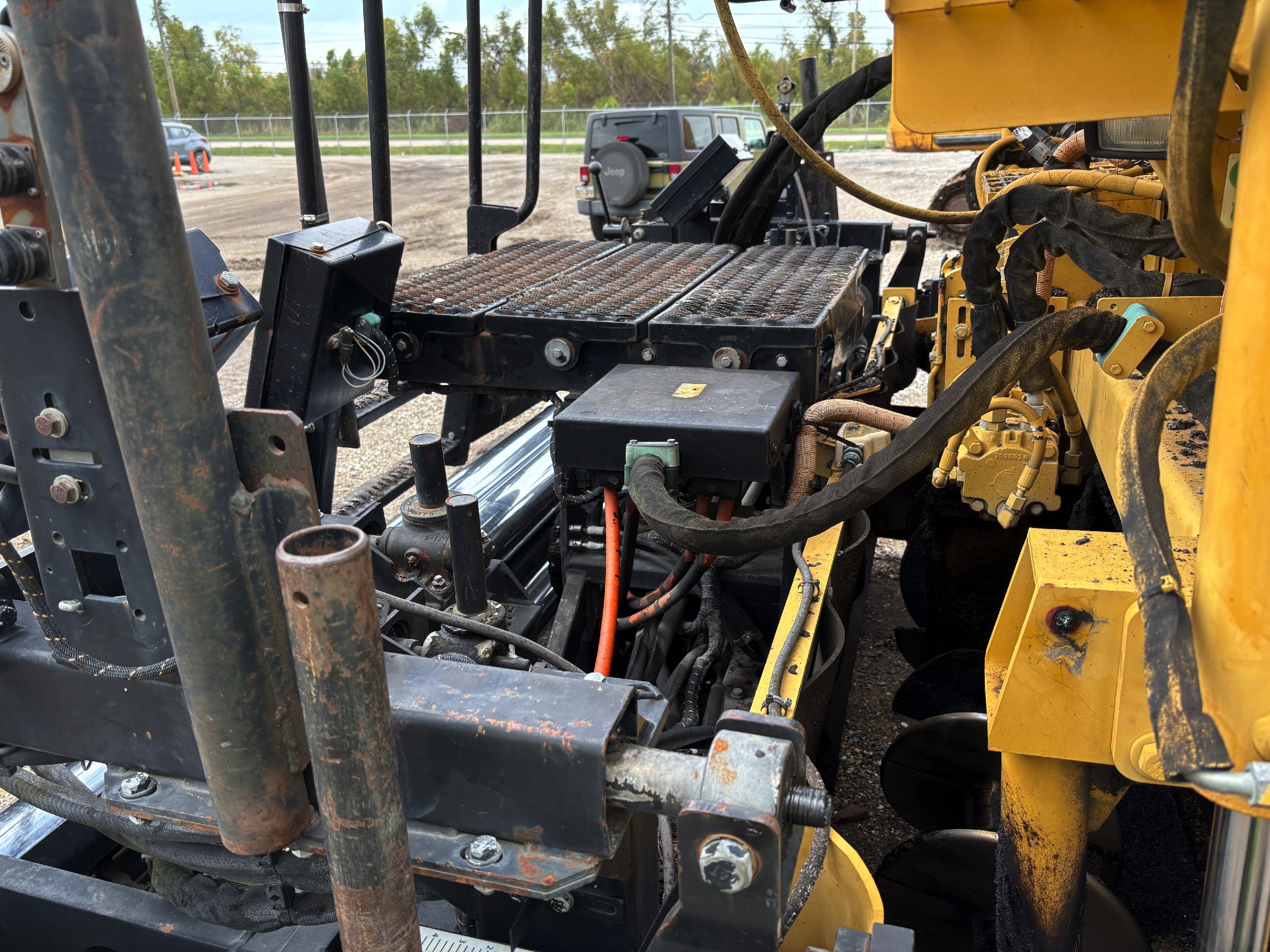 2012 CATERPILLAR AP1055E - Image 9